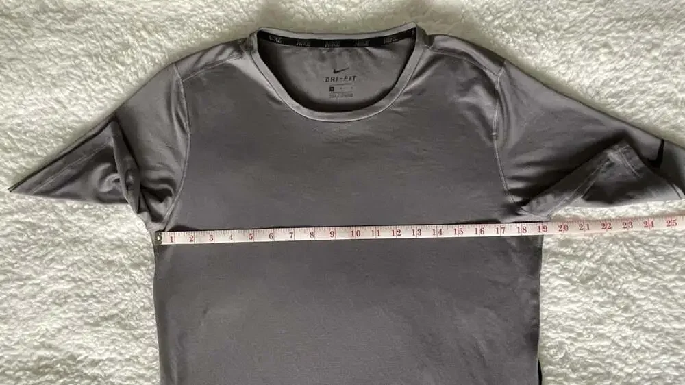 Nike DRI-FIT Mens M Gray Activewear Wicking Short-Sleeve Running Tee T-Shirt EUC